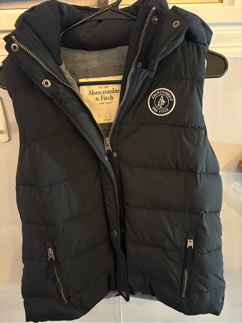 Abercrombie & Fitch Black Quilted Hooded Puffer Vest
